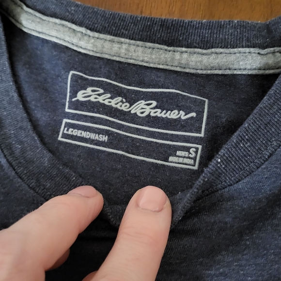 Small Eddie Bauer Tshirt - Picture 2 of 3